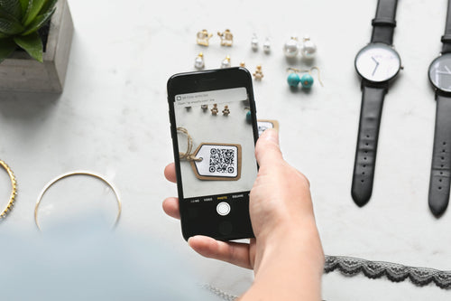 NFC of QR-code aan de balie: wat werkt beter voor reviews